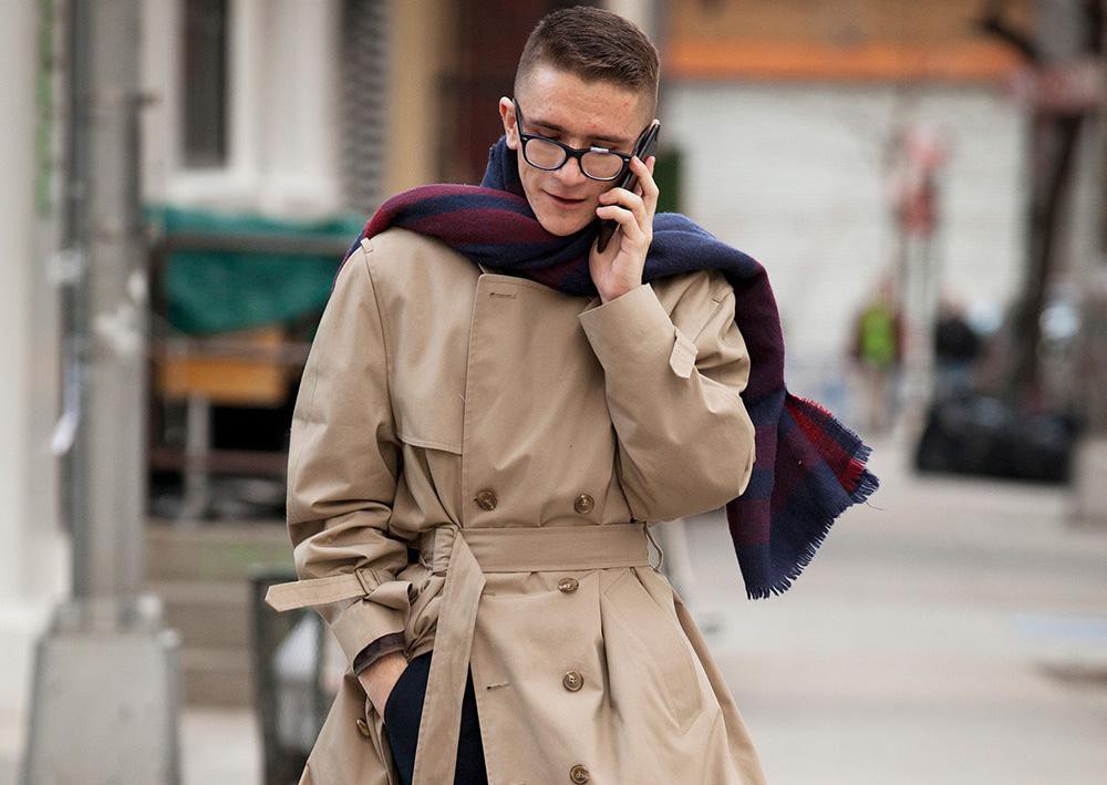 モテる大人のコートはやっぱりコレ。トレンチをイマドキに着る方法 | メンズファッション | LEON レオン オフィシャルWebサイト