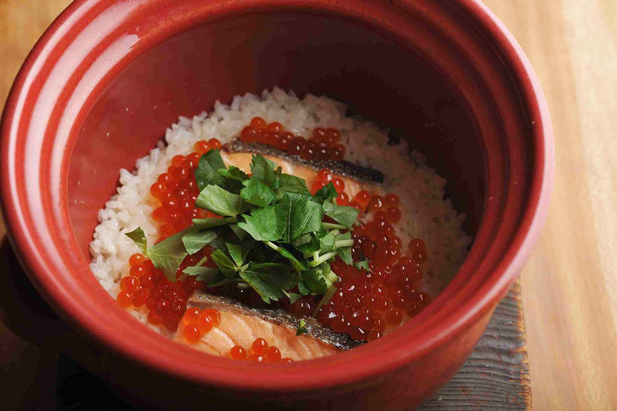 絶品レシピ】鮭といくらの炊き込み御飯 | グルメ | LEON レオン