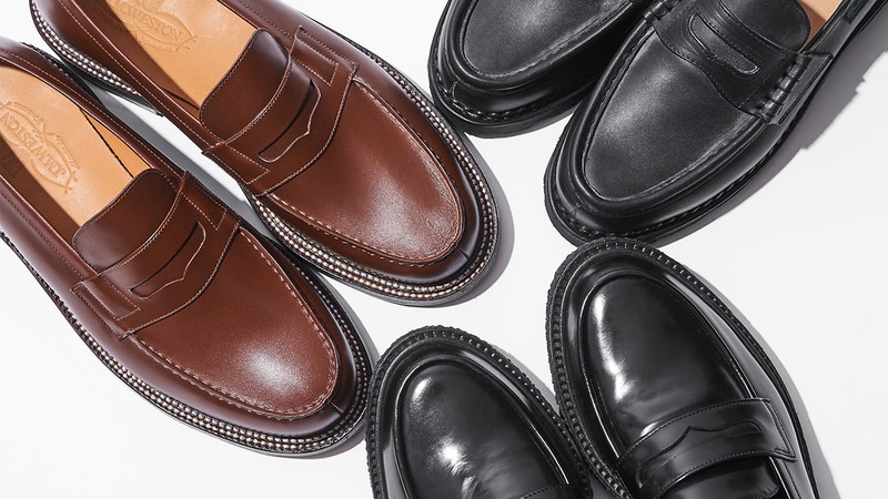 お洒落な人が最近こぞってローファーを買っているワケとは