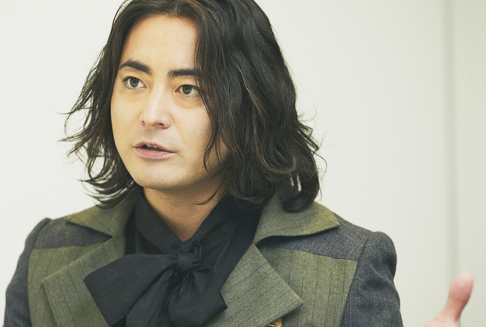 【送料無料】山田孝之さん掲載ページ（約A3サイズ）#8121 送料無料】山田孝之さん掲載ページ（ポスターサイズ）#48512 雑誌