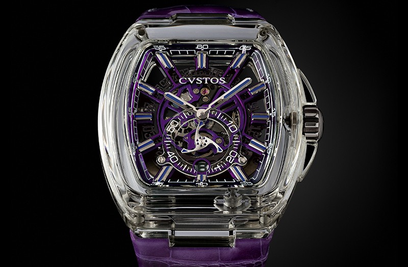 クストス」の透け透けスケルトンウォッチならリッチさも遊びゴコロも