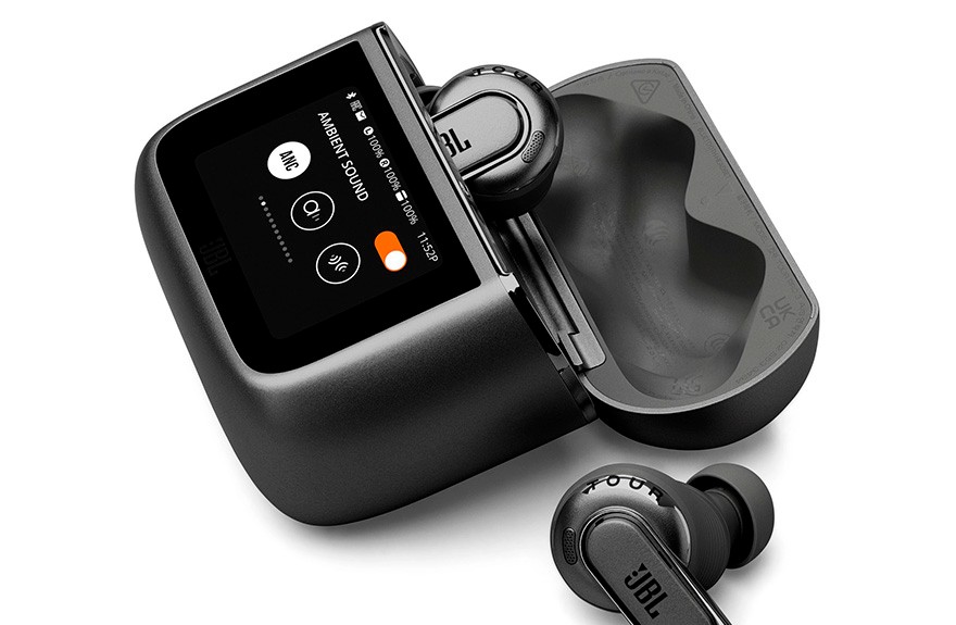 ディスプレイ付きイヤホンケース、めっちゃいい…！ 編集部が選ぶ“モテ