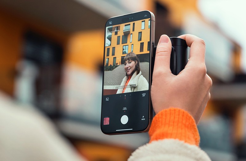 iPhoneがライカに!? 『Leica LUXグリップ』を自腹レビュー