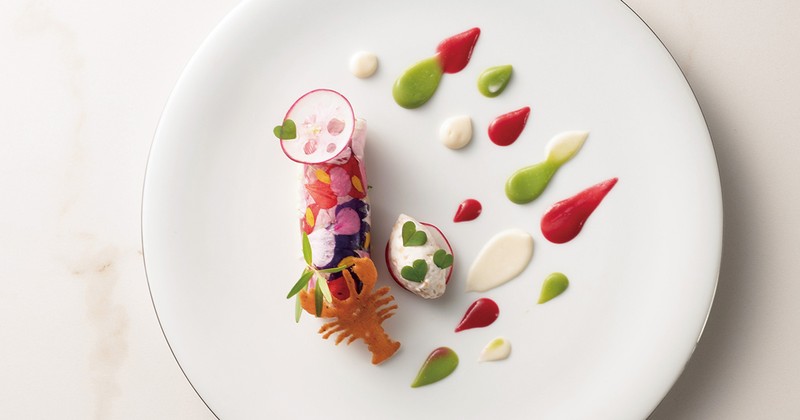 福岡に誕生した1日8席限定のフレンチは花とフルーツの食宴でした