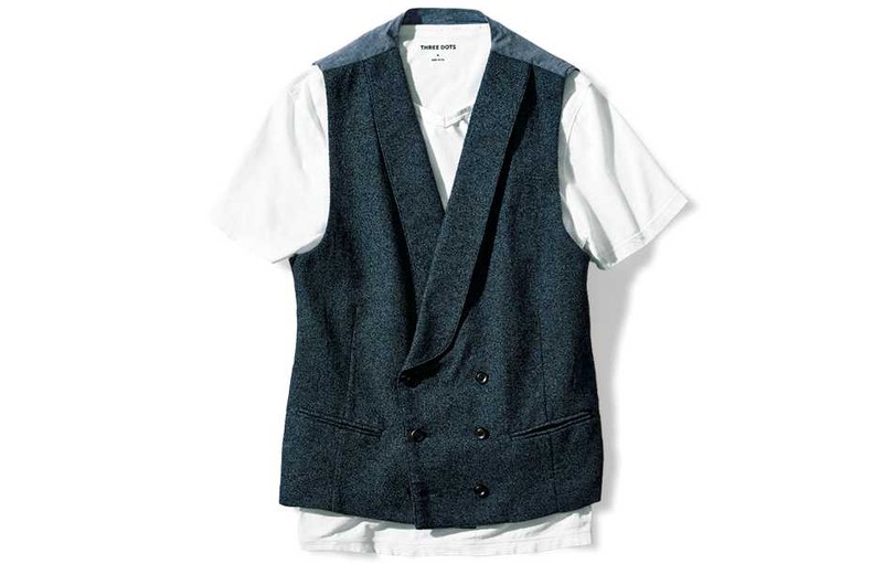 ソフトで軽快なパイルのジレが夏らしさを加速。ジレ2万円／アンドワークス（ストラスブルゴ）、Tシャツ1万1000円／スリードッツ（スリードッツ青山店）