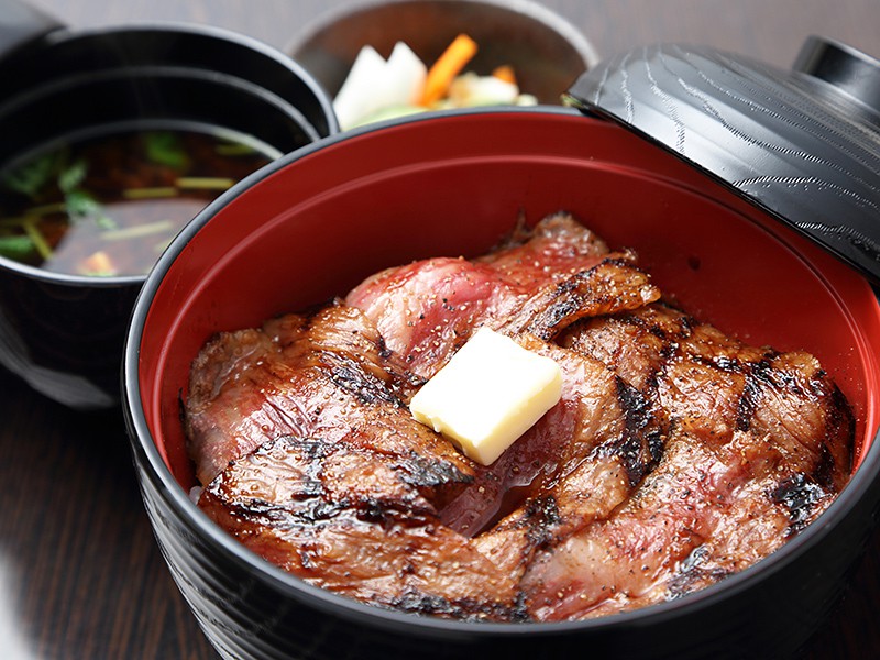 津つ井ビフテキ丼