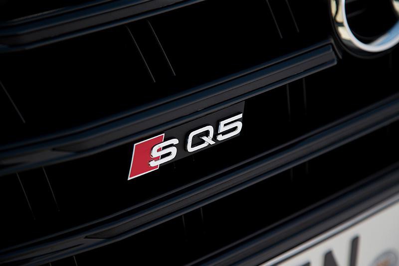 SQ5はQ5のスポーティバージョンでクワトロシステムも別物