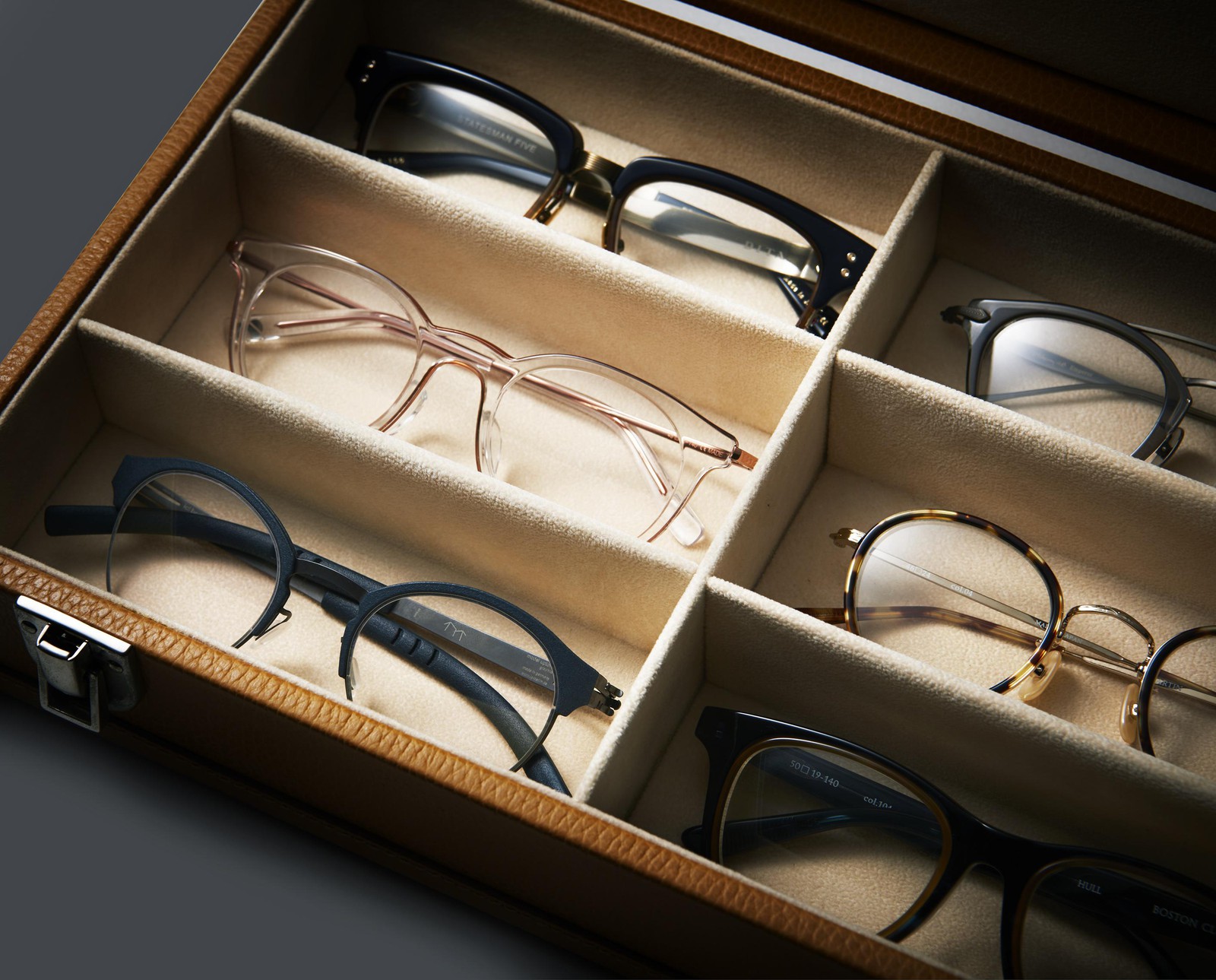いま、注目すべき最新“メタコン”メガネはこの4タイプ、19本！ | メンズ