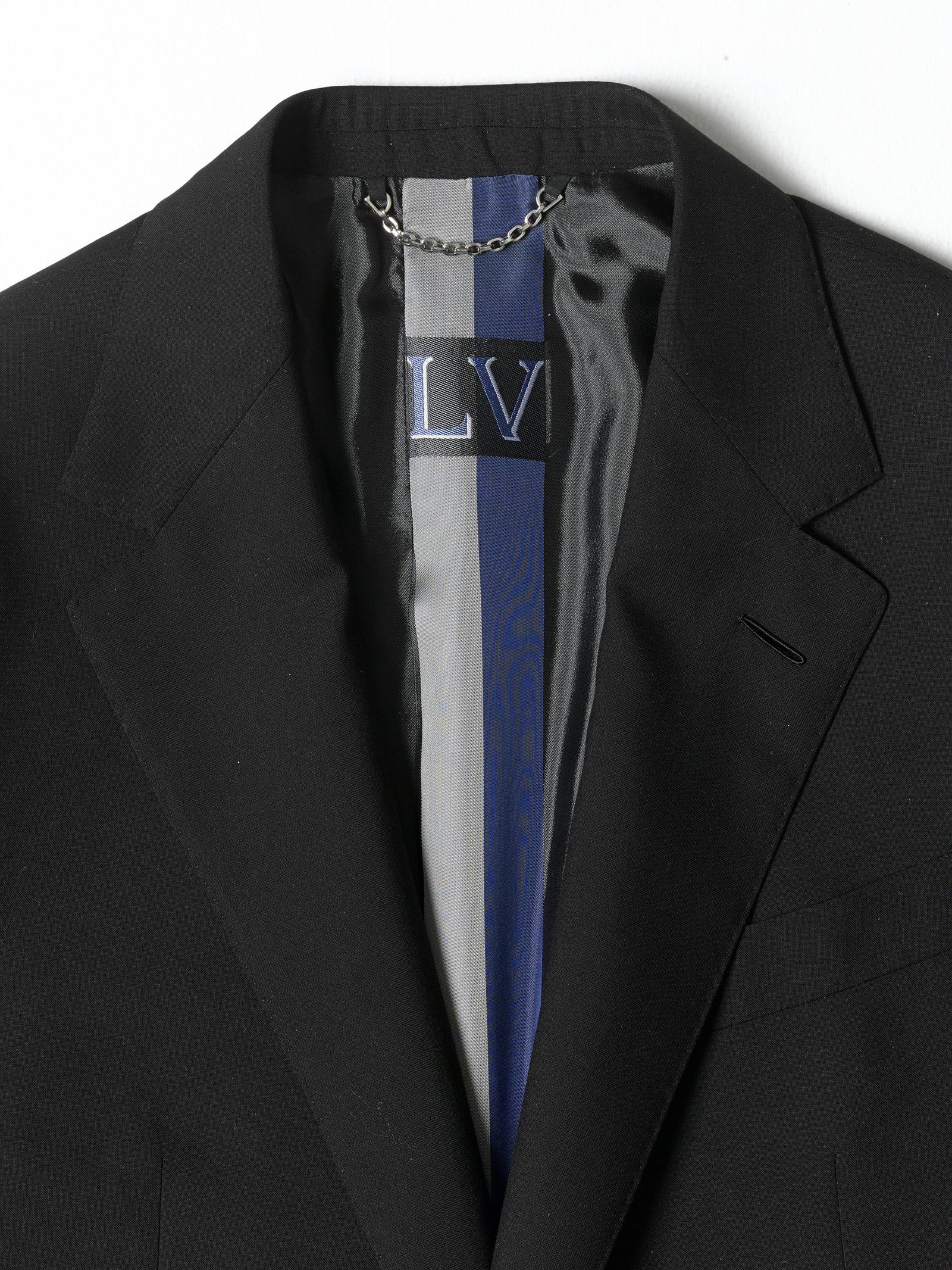 ルイ・ヴィトンの極上スーツは、オン・オフの自在っぷりも最高峰 ...