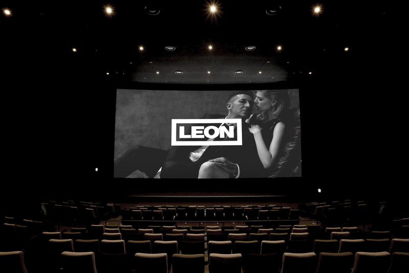 映画館スクリーン