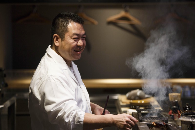 １年前に千駄木より外苑前に移転した「焼鳥今井」オーナーの今井充史さん。阿佐ヶ谷「バードランド」で修業し、独立。
