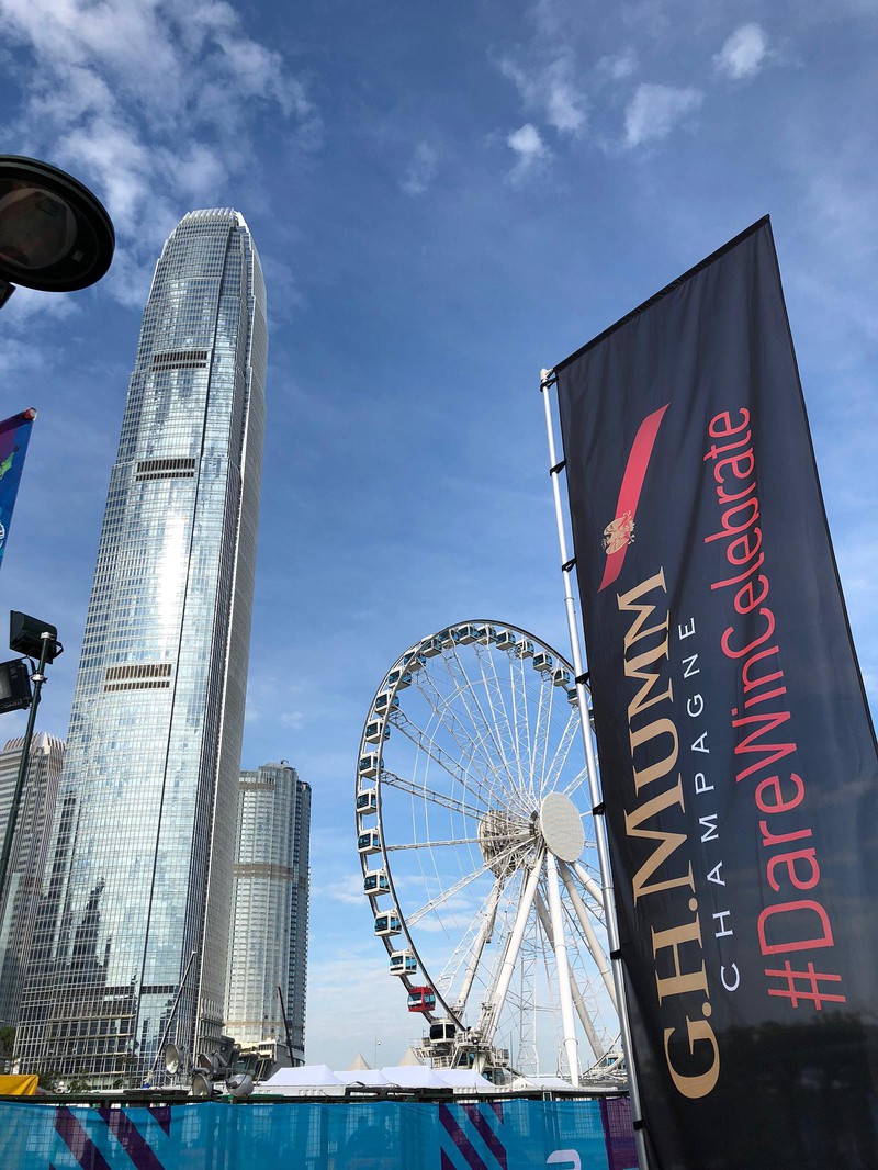 スパークリングのマムはいつの間にかF1のスポンサードをやめて、フォーミュラEに! やはり時代の流れはこっちにきているのだろうか。