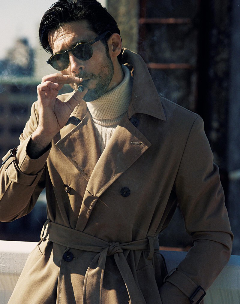 29万5000円/ブリオーニ、ニット14万2000円/ブリオーニ(ともにブリオーニ ジャパン)