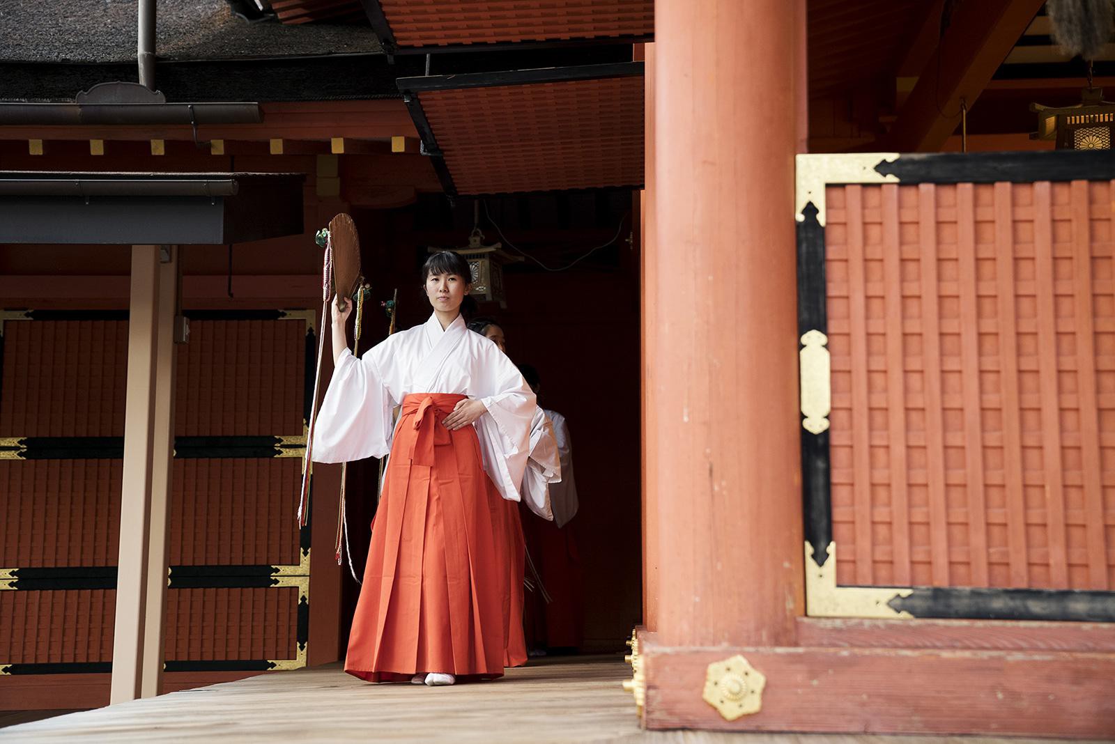 富士山本宮浅間大社の巫女さん