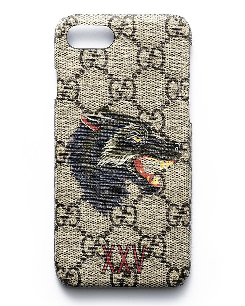 「オレ、優しいフリして、中身はこれだから」なんて、ネタにも使えそうな狼のモチーフは必見。iPhone7対応。2万8000円/グッチ(グッチ ジャパン)