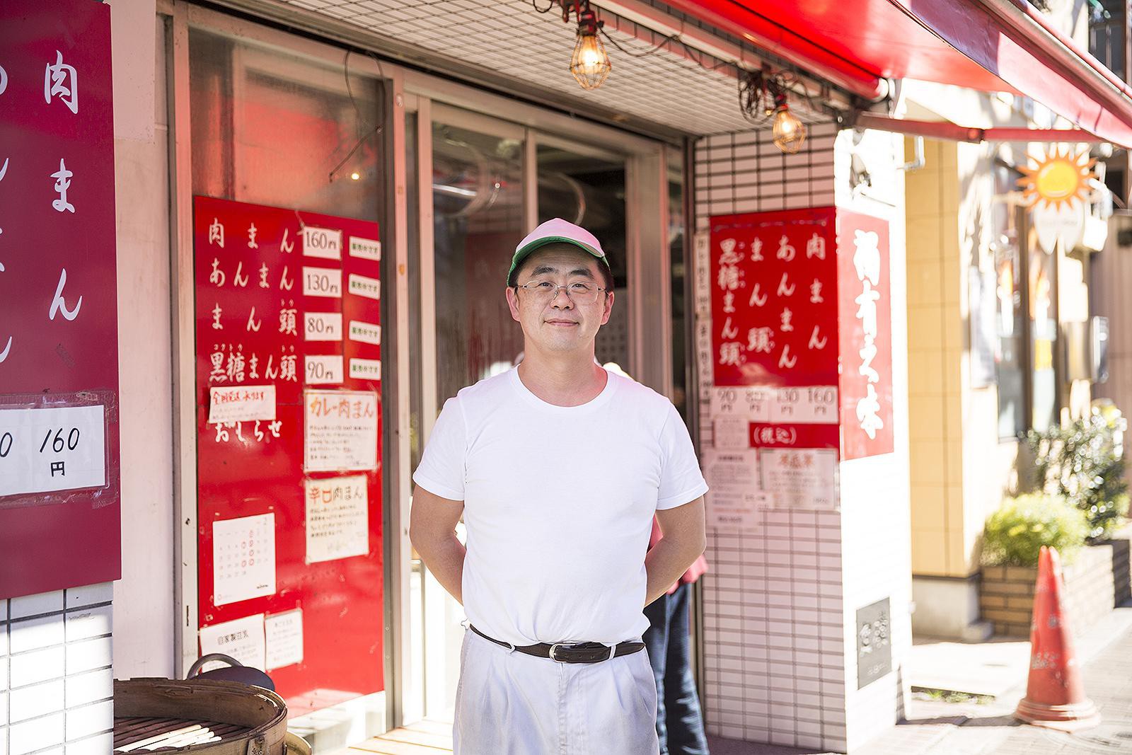 鹿港のオーナー、小林貞郎さん。台湾で肉まんの魅力を知り、日本で広めるべく修業した経歴の持ち主です。
