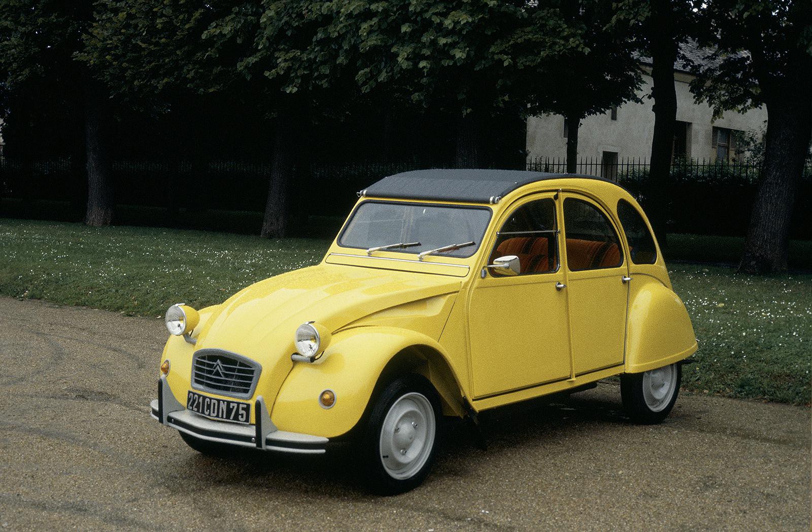 フランスの国民車として開発されたシトロエン「２CV」。デビューは1948年