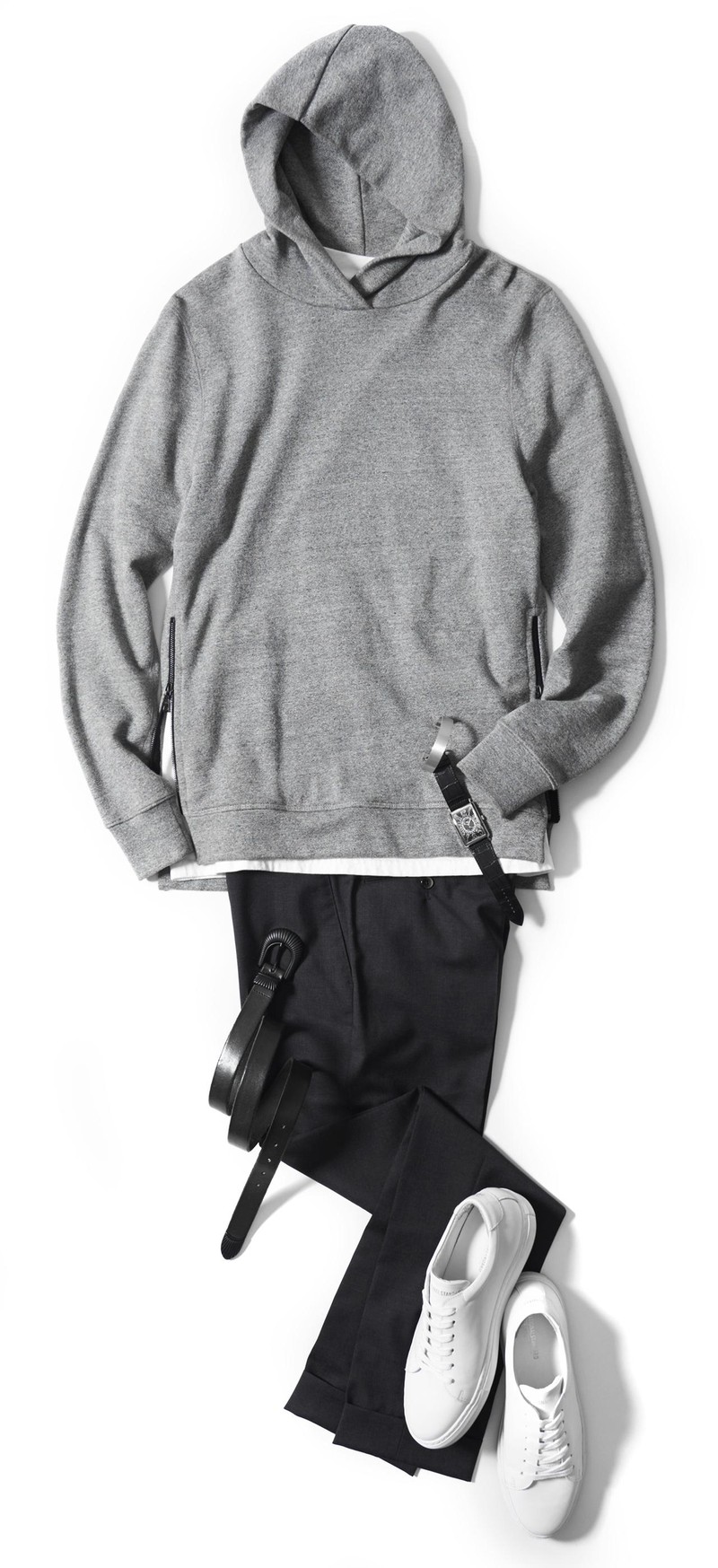 パーカ3万円/ジョン エリオット(サザビーリーグ)、Tシャツ9000円/サンパース フォー RHC(RHC ロンハーマン)、パンツ3万4000円/PT01(伊勢丹新宿店)、ブレスレット9万円/ル グラム(メイデンショップ)、時計210万円/フランク ミュラー(フランク ミュラー ウォッチランド東京)、ベルト2万2000円/ダミーコ(バインド ピーアール)、靴3万3000円/ナショナル スタンダード(ティースクエア プレスルーム)