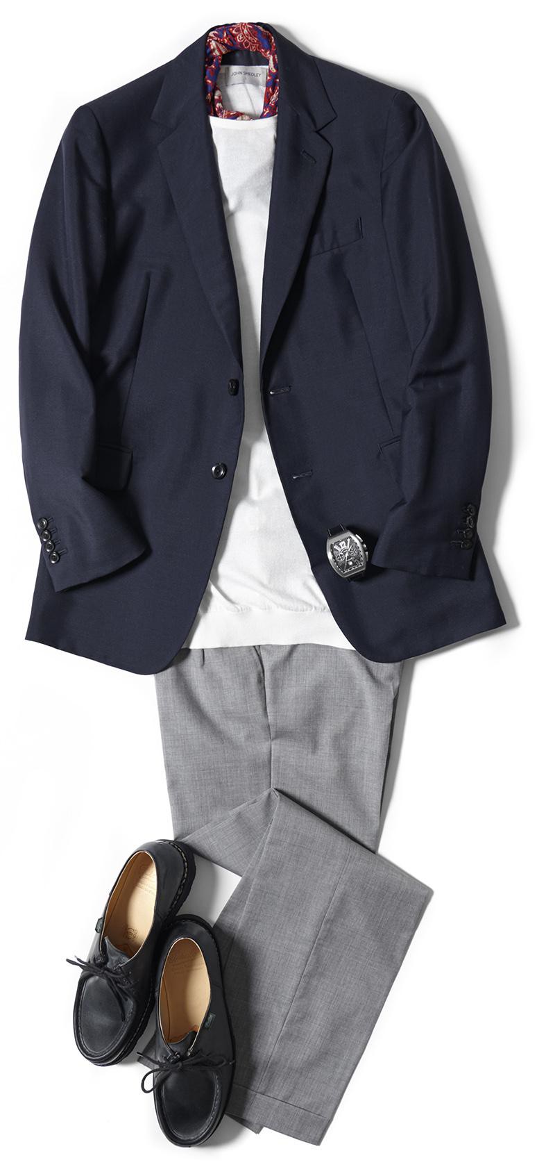 ネイビー17万2000円/カンタータ(カルネ)、白ニット2万4000円/ジョン スメドレー(リーミルズ エージェンシー)、グレーパンツ2万6000円/ジェルマーノ(バインド ピーアール)、スカーフ1万1000円/オフィチーナ(スローウエアジャパン)、時計185万円/フランク ミュラー(フランク ミュラー ウォッチランド東京)、シューズ6万5000円/パラブーツ(パラブーツ青山店)