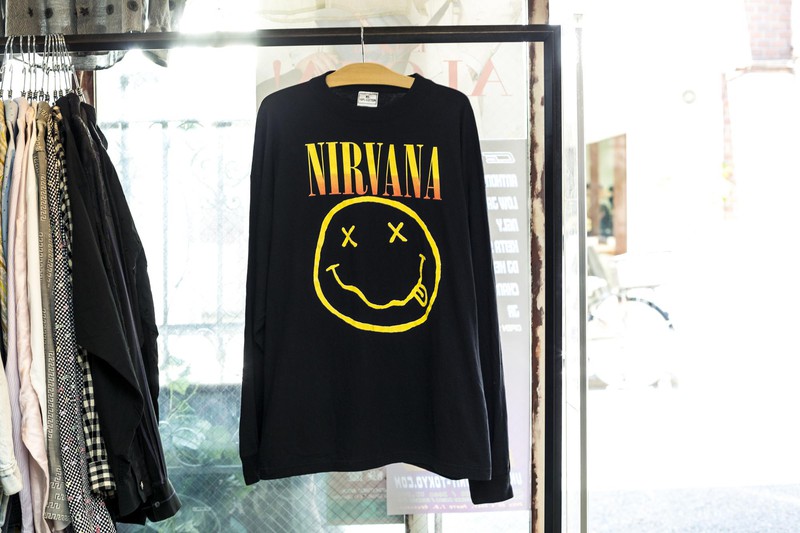 欧州版。数あるヴィンテージロックTシャツのなかでも、現在もっとも高額といえるニルヴァーナ。コチラは稀少性が高いヨーロッパ製のブートレッグ（ノンライセンス）です。3万9800円