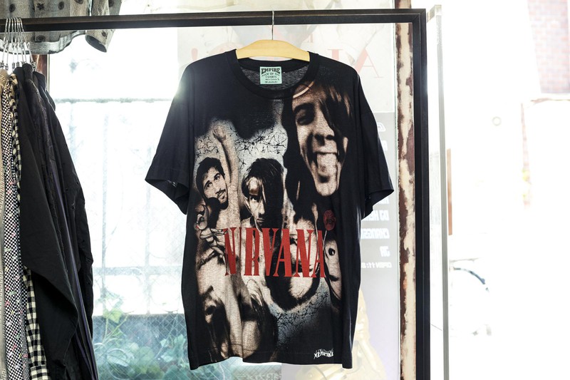 欧州版。数あるヴィンテージロックTシャツのなかでも、現在もっとも高額といえるニルヴァーナ。コチラは稀少性が高いヨーロッパ製のブートレッグ（ノンライセンス）です。3万9800円