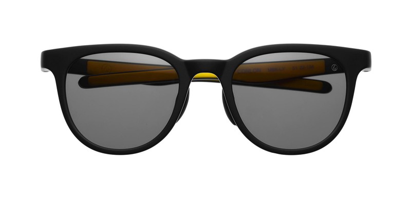 サングラス『CONLON』1万7000円/アイヴォル(アイヴァン PR)