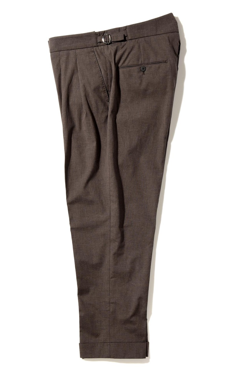 パンツ2万6000円/ベルウィッチ(アスティーレ ハウス)