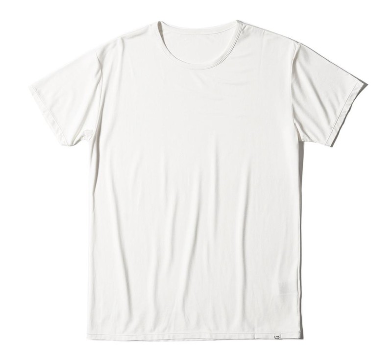 Tシャツ1万1800円/ルクシー(ジェムプロジェクター)