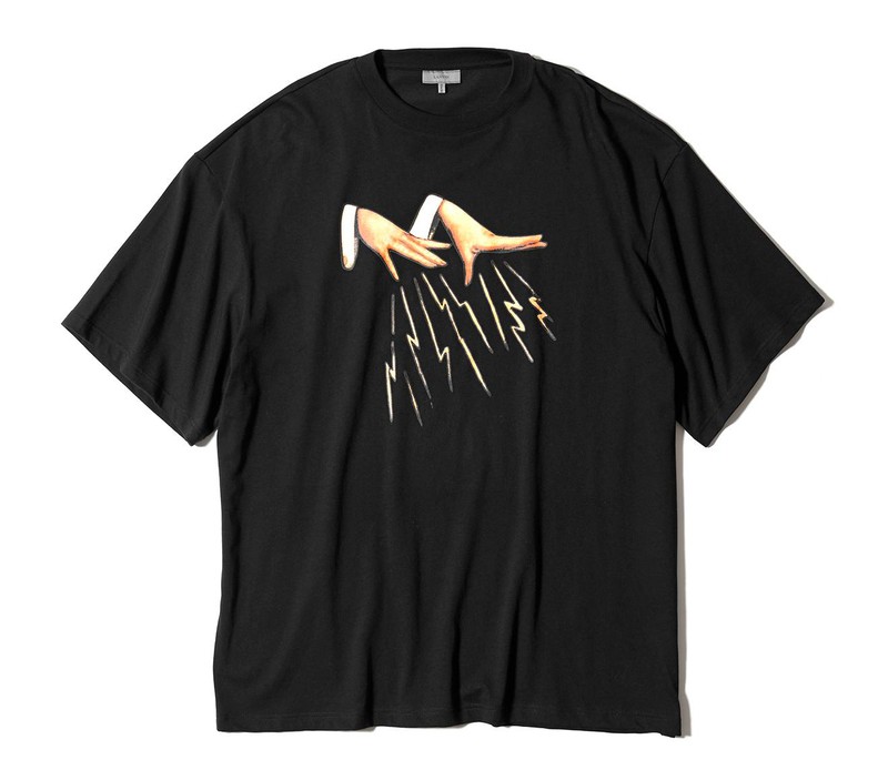 Tシャツ4万9000円/ランバン(ランバン ジャパン)