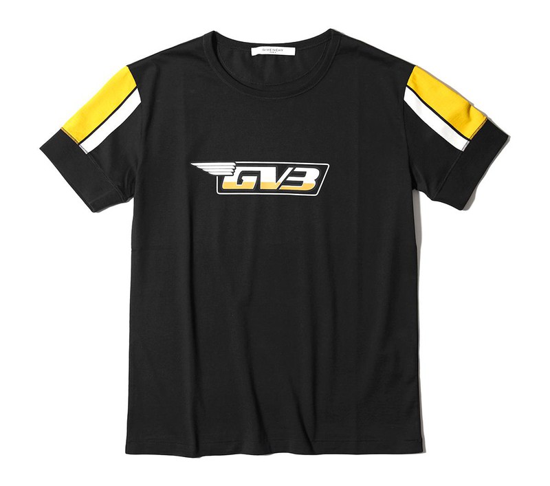 Tシャツ5万3000円/ジバンシィ(ジバンシィ表参道店)