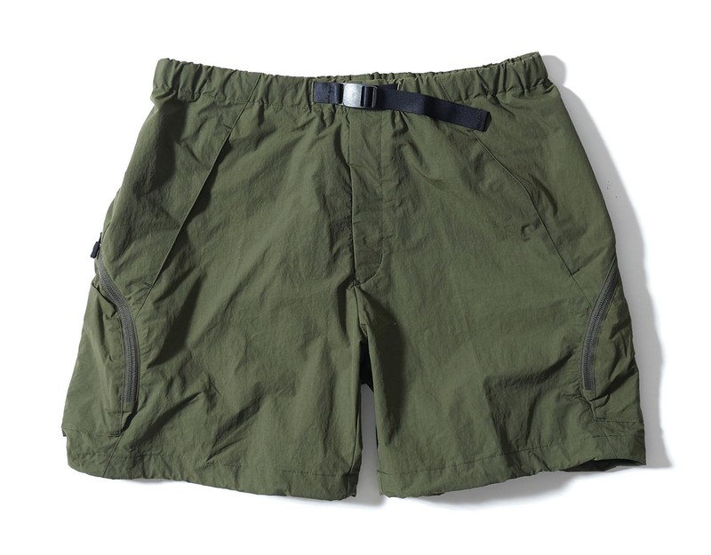 ショートパンツ1万6000円/デサント(ポスト78)