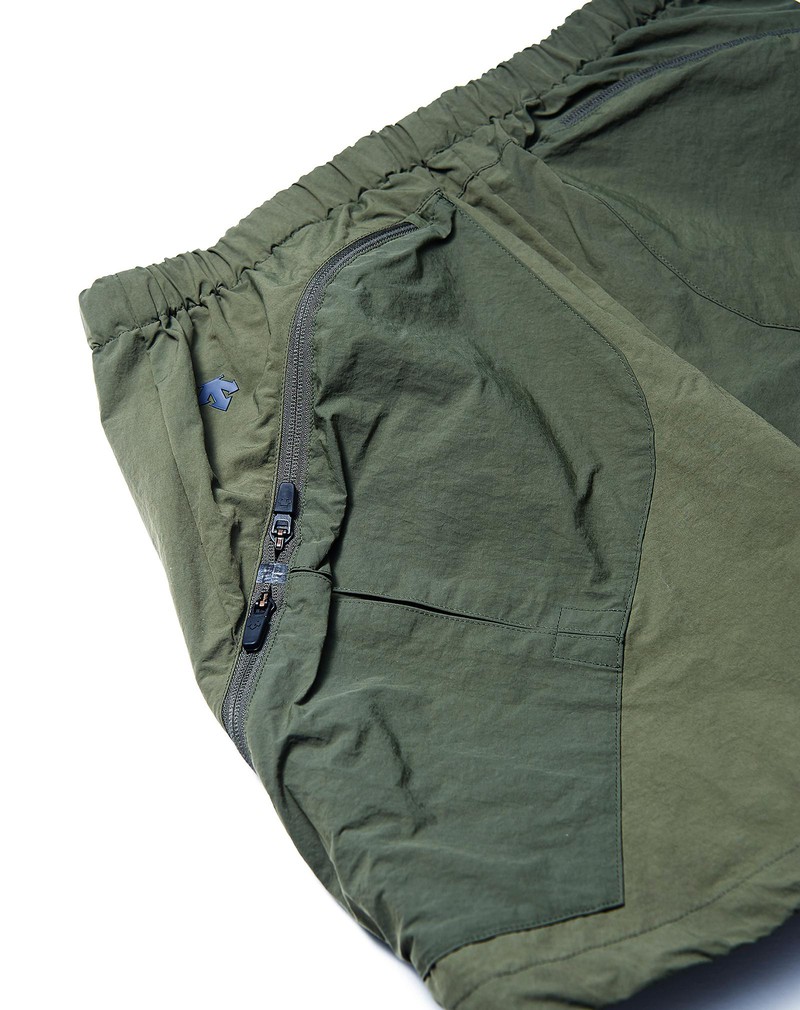 ショートパンツ1万6000円/デサント(ポスト78)