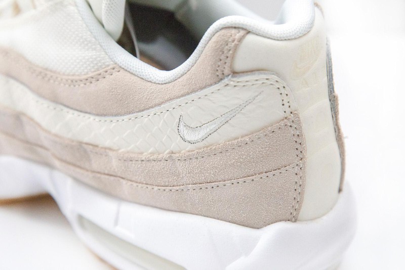 「エアマックス95 プレミアム」(https://www.nike.com/jp/ja_jp/)off-white air max 95 airmax