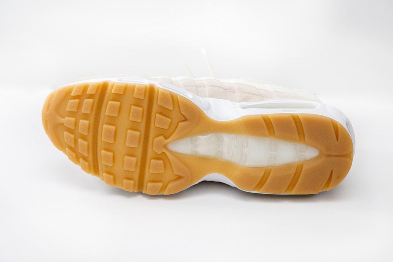 「エアマックス95 プレミアム」(https://www.nike.com/jp/ja_jp/)off-white air max 95 airmax