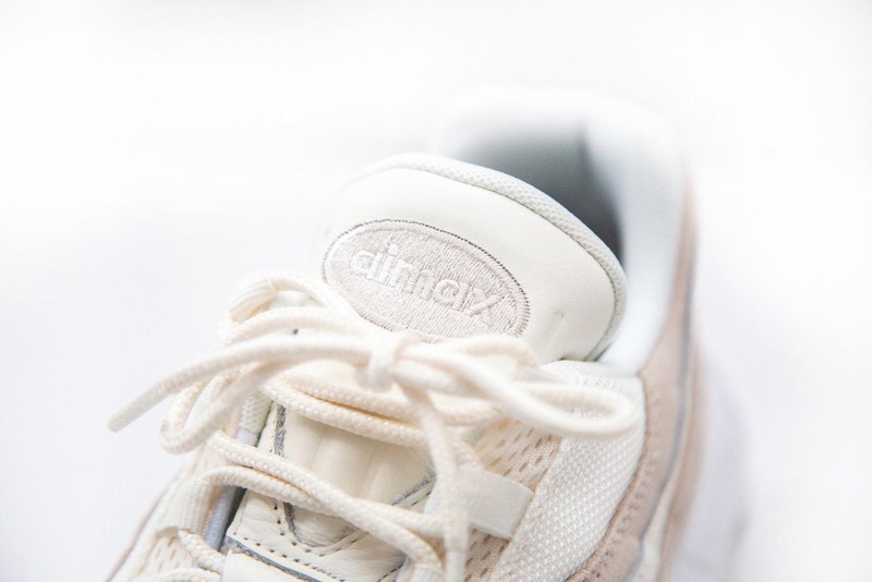「エアマックス95 プレミアム」(https://www.nike.com/jp/ja_jp/)off-white air max 95 airmax