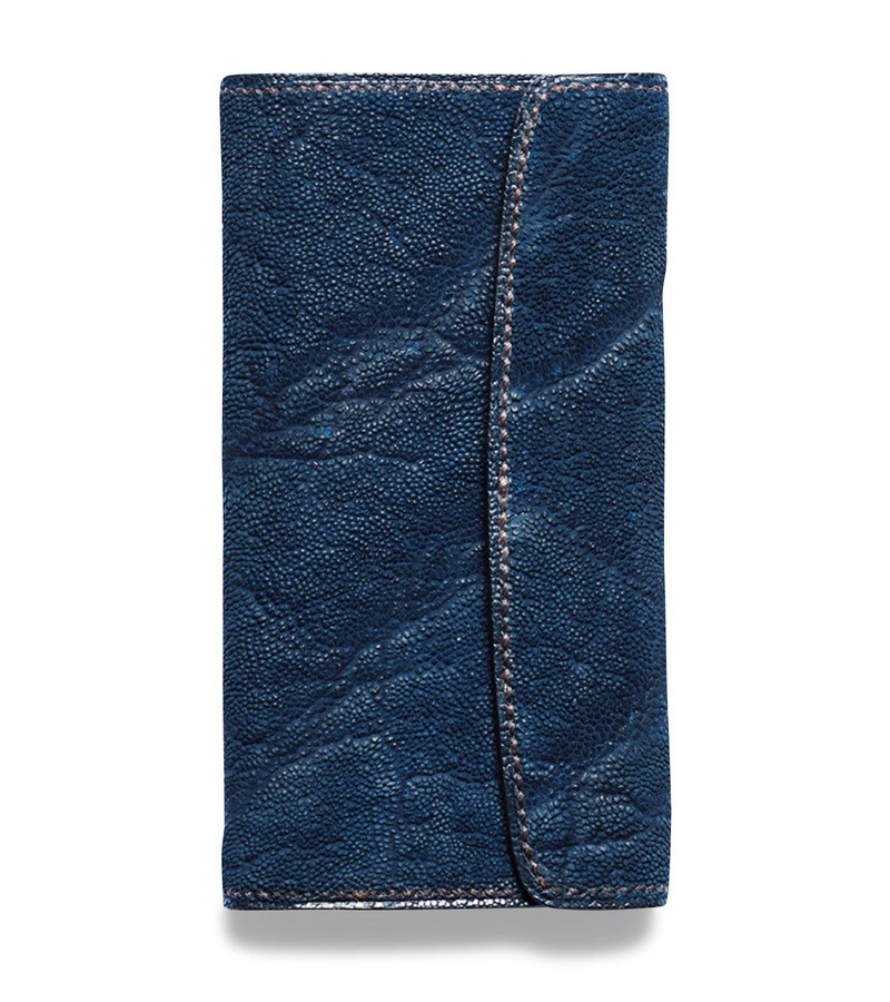 スマホケース18万円／T・MBH