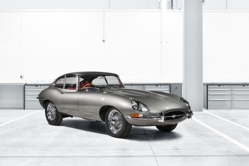 こちらは「E-TYPE REBORN」としてジャガーが完全レストアして販売すると発表した10台限定のシリーズ１