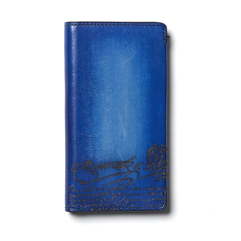 W7.8(見開き16.2)×H14.3×D1.5㎝。5万5000円/ベルルッティ(ベルルッティ・インフォメーション・デスク)