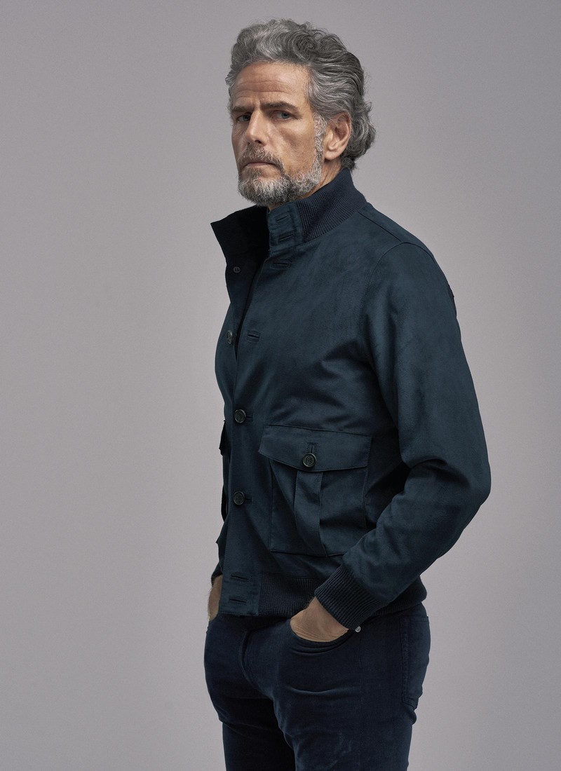 ブルゾン6万9000円/マッキントッシュ ロンドン(SANYO SHOKAI)、パンツ2万3000円/マッキントッシュ ロンドン(SANYO SHOKAI)