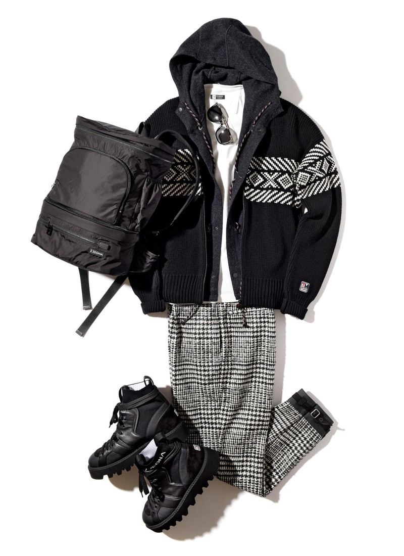 フード付きノルディックニット18万8000円、Tシャツ4万1000円、パンツ6万8000円、サングラス4万1000円、ックパック10万9000円、ブーツ8万9000円/すべてジー ゼニア(ゼニア カスタマーサービス)