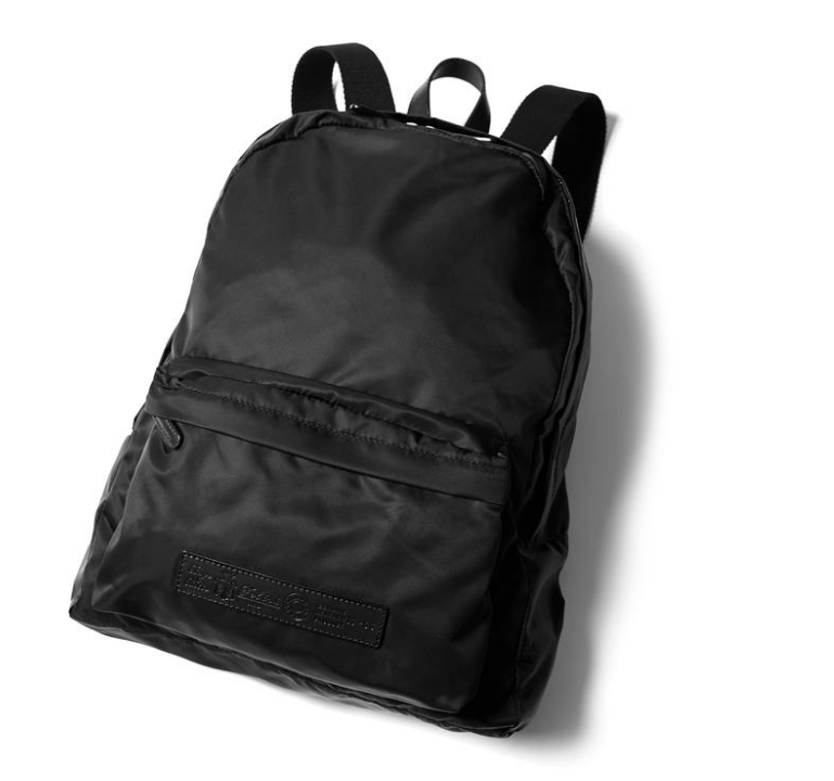 W34×H42×D12㎝。5万3000円/フェリージ(フェリージ 青山店)