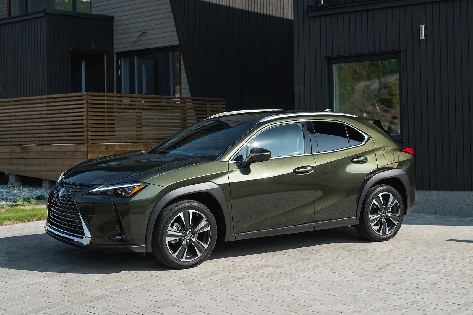 Lexus-UX-200_Terrane-Khaki-MM_Luxury17