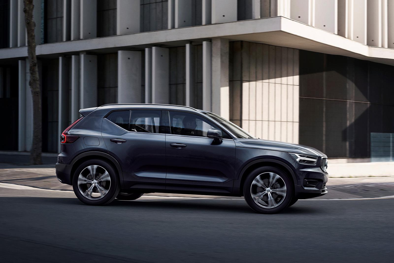 Volvo_XC40_-_exterior