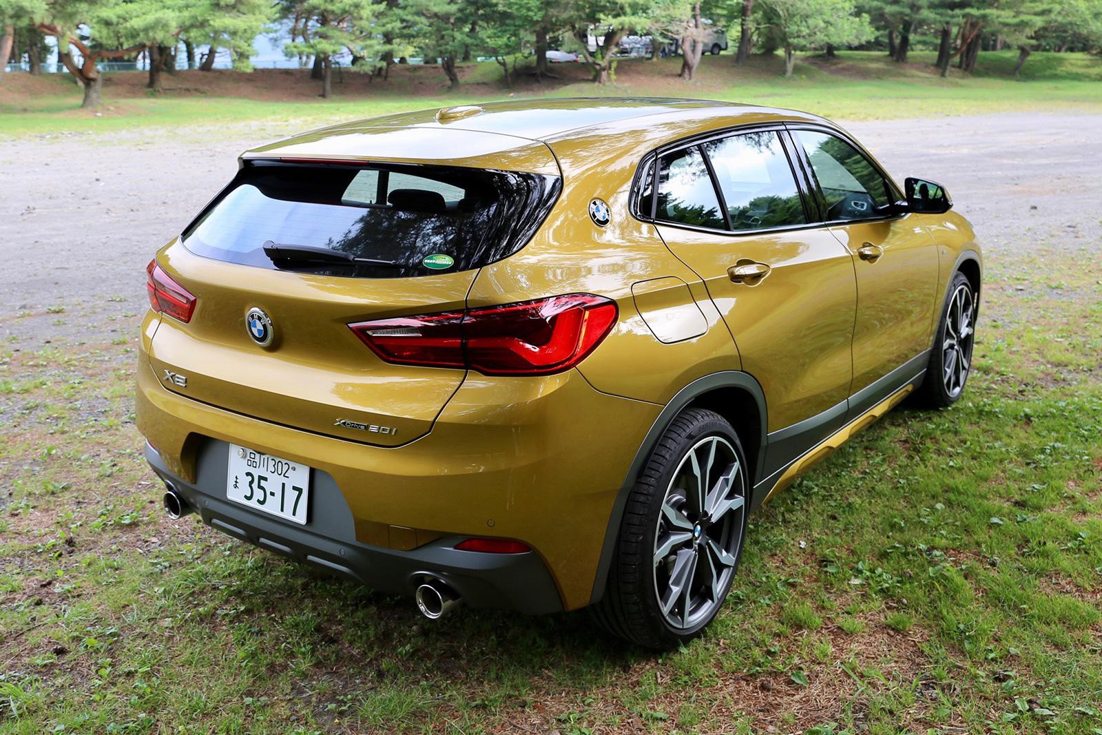 BMW X2 SACというだけあってリアゲートまわりの造型感覚が軽やか