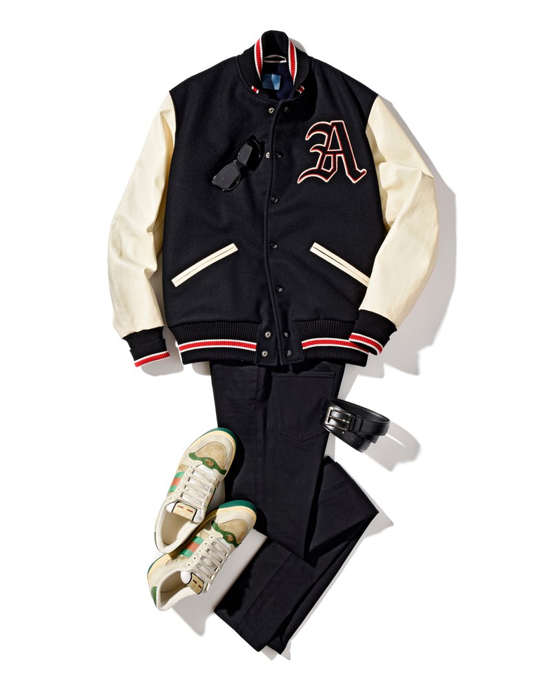 ブルゾン55万円、ニット15万2000円、デニム8万7000円、サングラス4万3000円、ベルト4万6000円、靴10万5000円/すべてグッチ(グッチ ジャパン カスタマーサービス)