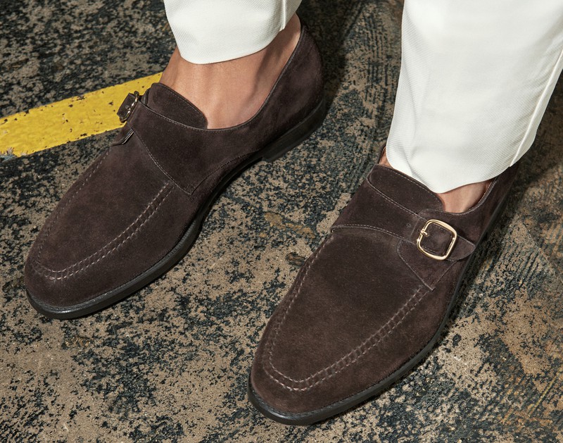 靴10万4000円／フラテッリ ジャコメッティ（ウィリー）、パンツ2万7000円／ジェルマーノ（ビームス 六本木ヒルズ）