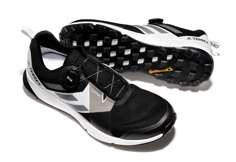 スニーカー 1万7000円／アディダス（アディダスグループお客様窓口）