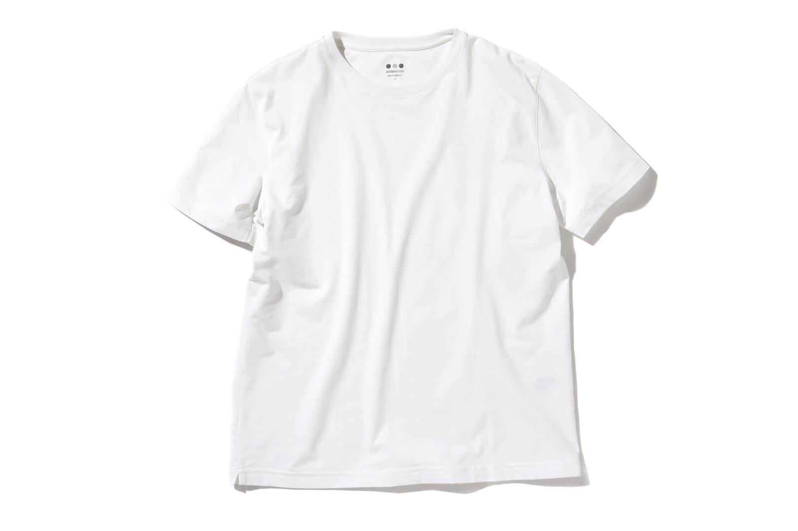 Tシャツ1万8000円／スリードッツ（スリードッツ青山店）