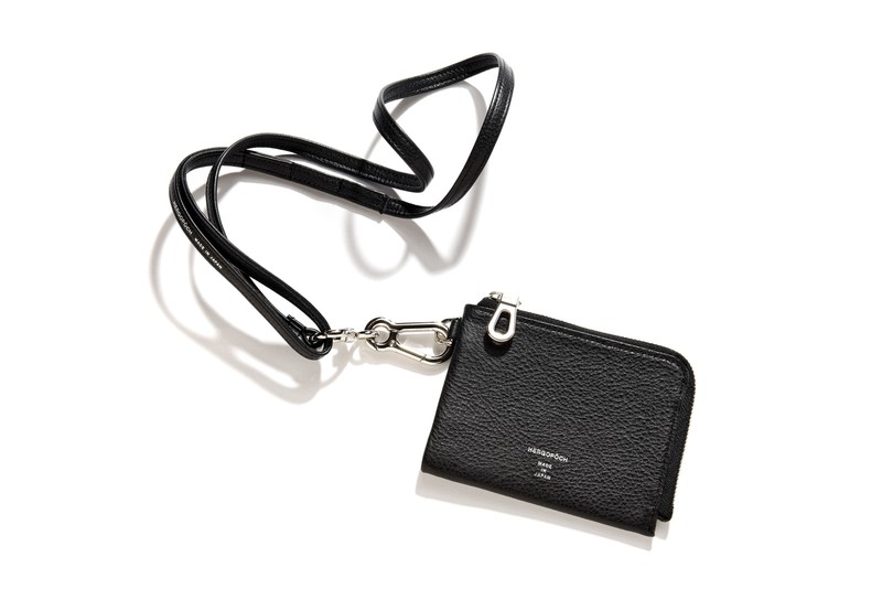 ウォレット［W12×H9×D1cm］1万2000円、ストラップ7500円／ともにエルゴポック（キヨモト NC事業部）