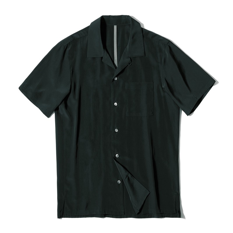 シャツ 1万8000円/カズユキ クマガイ(アタッチメント代官山本店)
